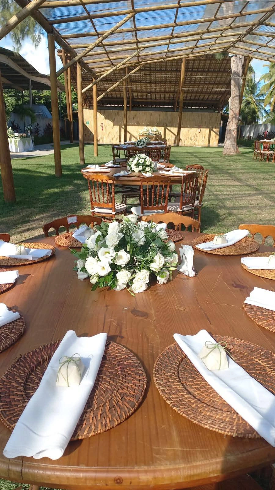 Estrutura montada para uma cerimônia de casamento